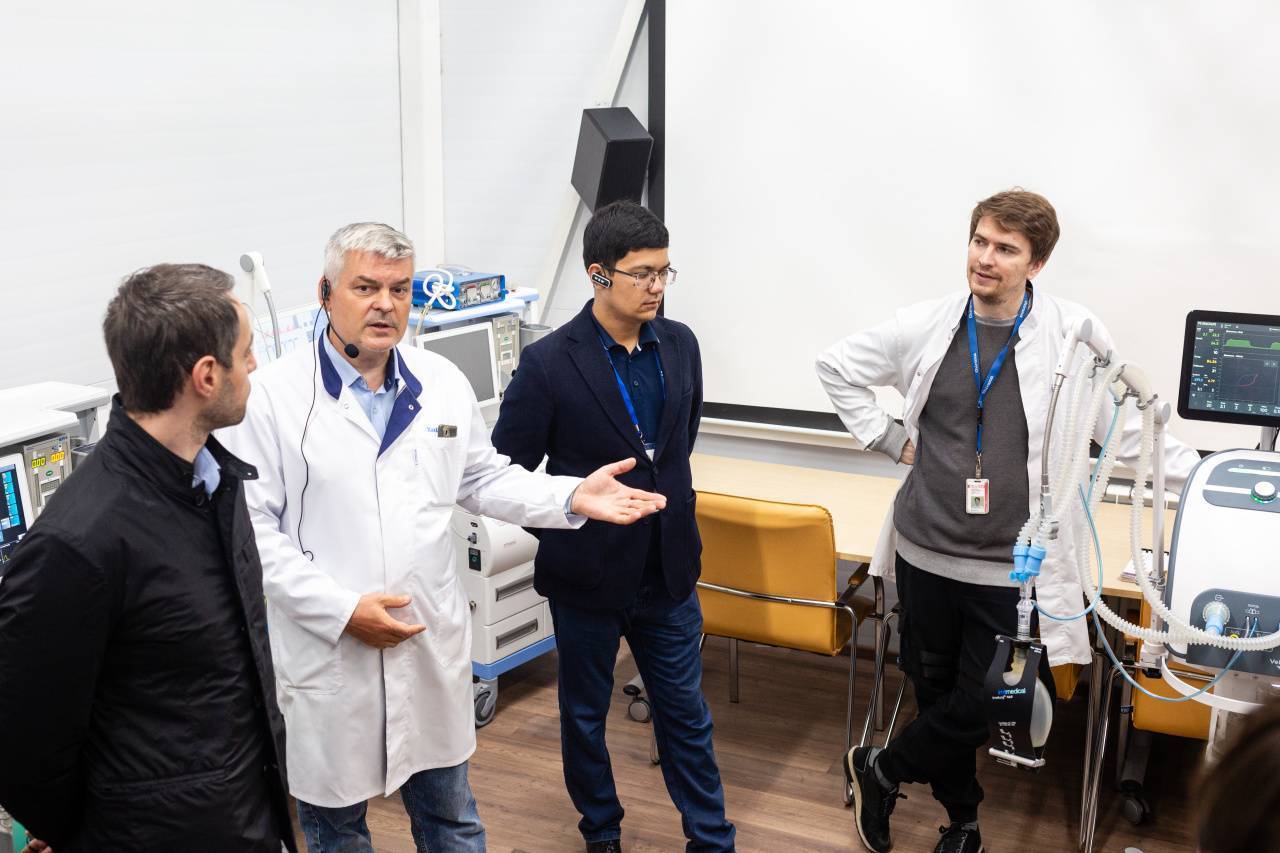 Делегация из Узбекистана посетила высокотехнологичные компании ОЭЗ «Технополис Москва»