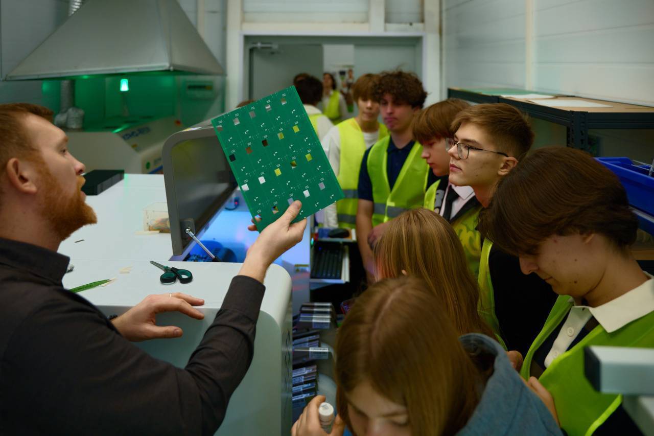 Физика, химия и логика: в ОЭЗ Москвы прошел весенний интенсив для детей