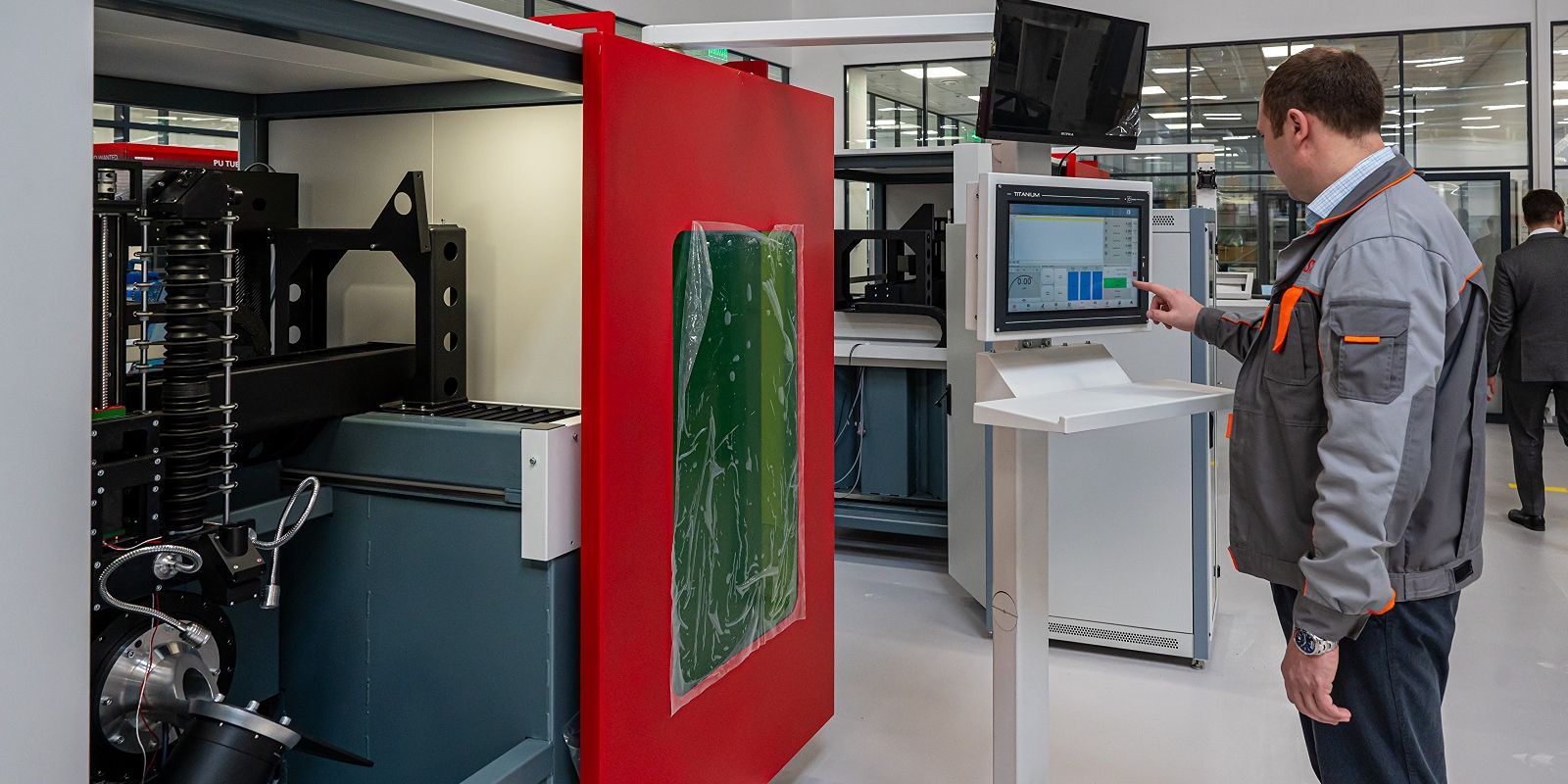 Столичная компания создала лазерный станок для обработки деталей газотурбинных двигателей