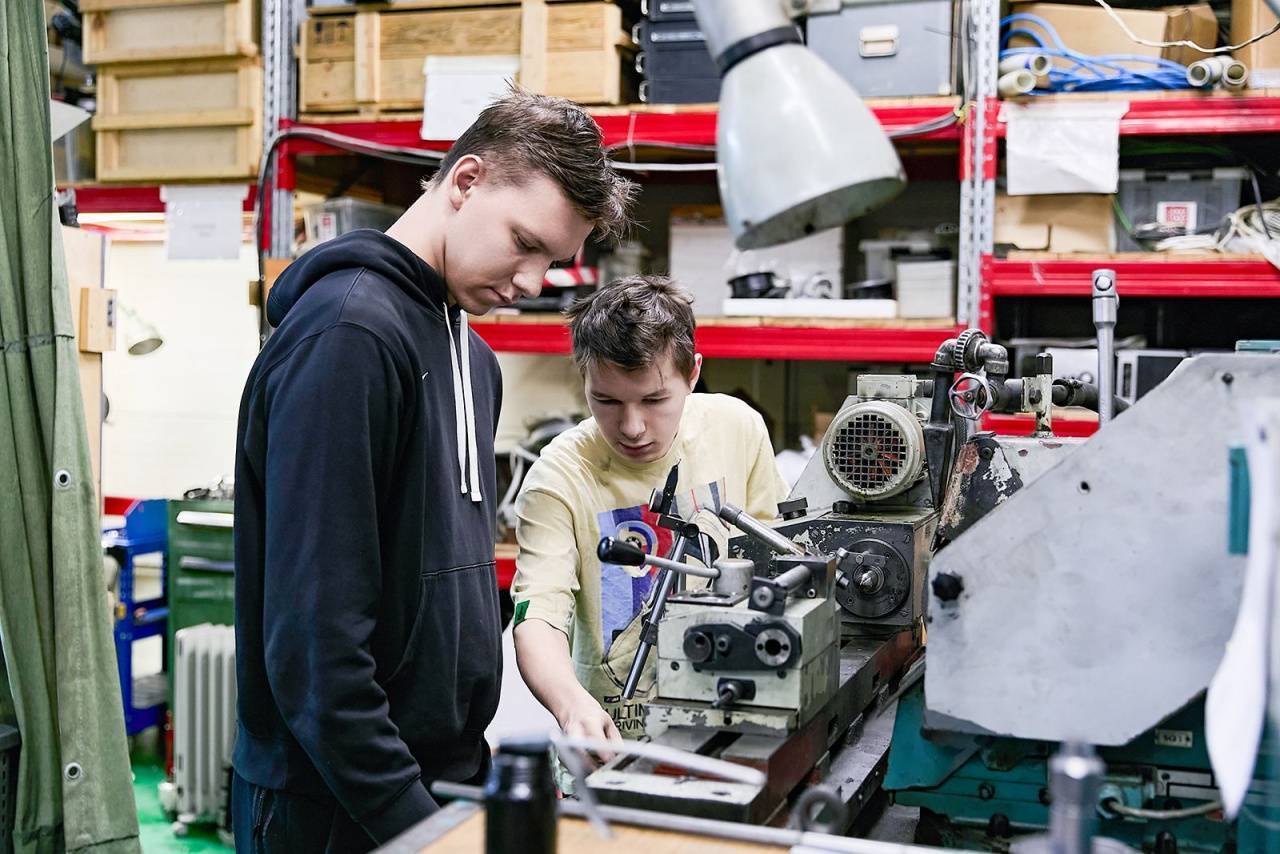 Нейросети, роботы и станки: что осваивают студенты на практике в проекте «Техностажировка»