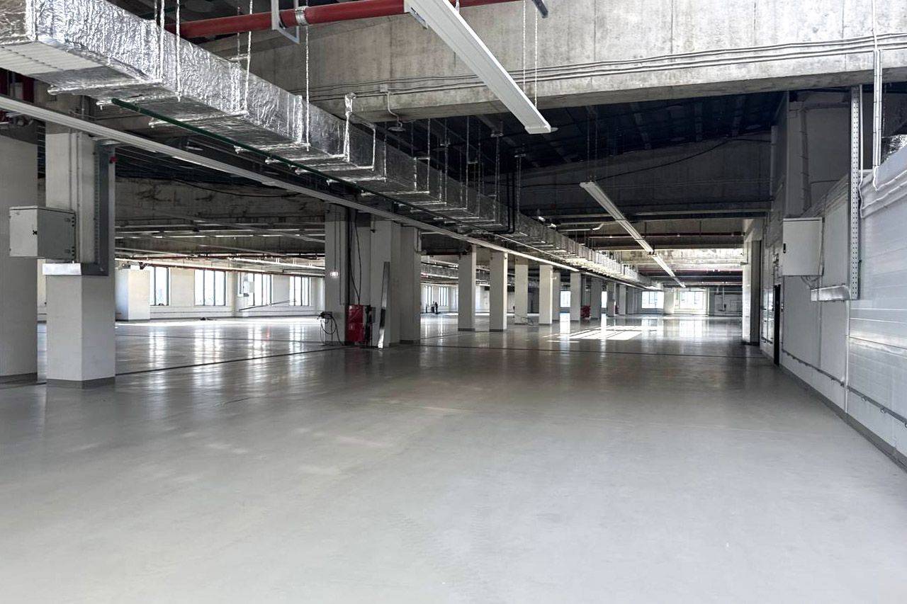 Современное промышленное здание построили в индустриальном парке «Руднево»