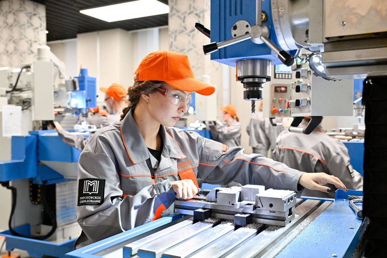 Сергей Собянин и Вячеслав Володин посетили уникальный центр «Профессии будущего»