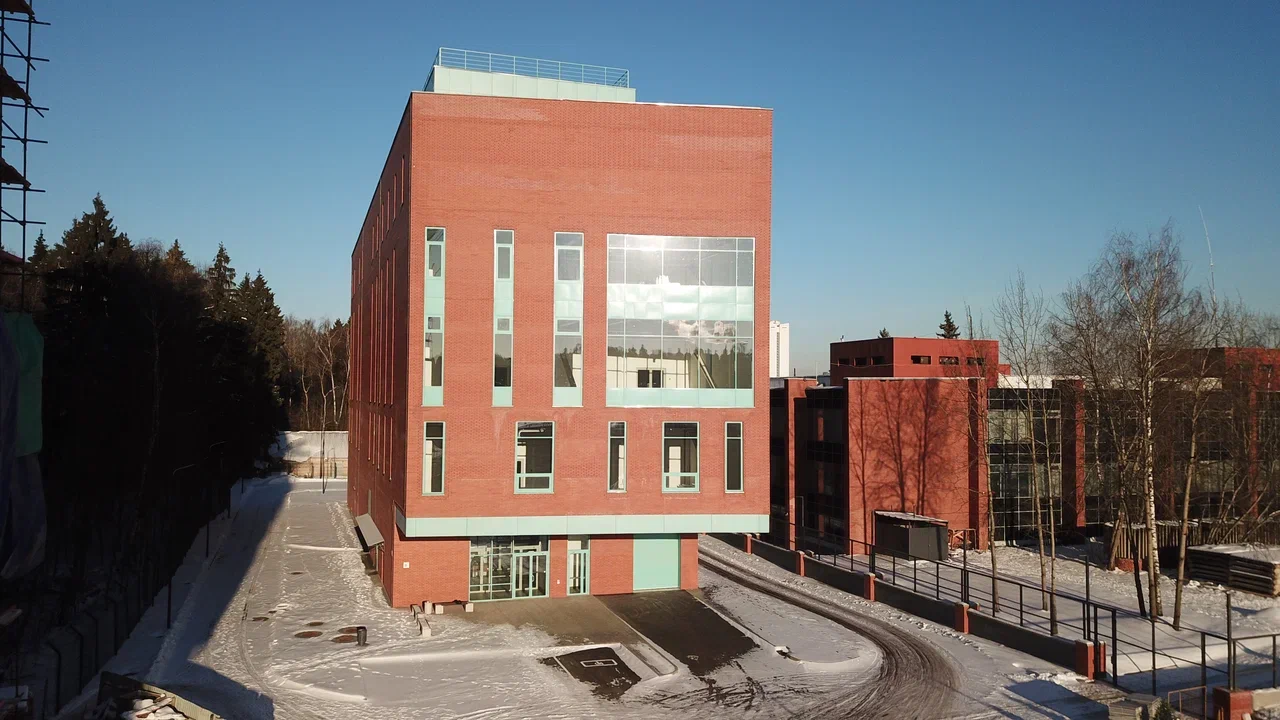 Первый корпус Инновационного центра электроники построили в ОЭЗ «Технополис Москва»