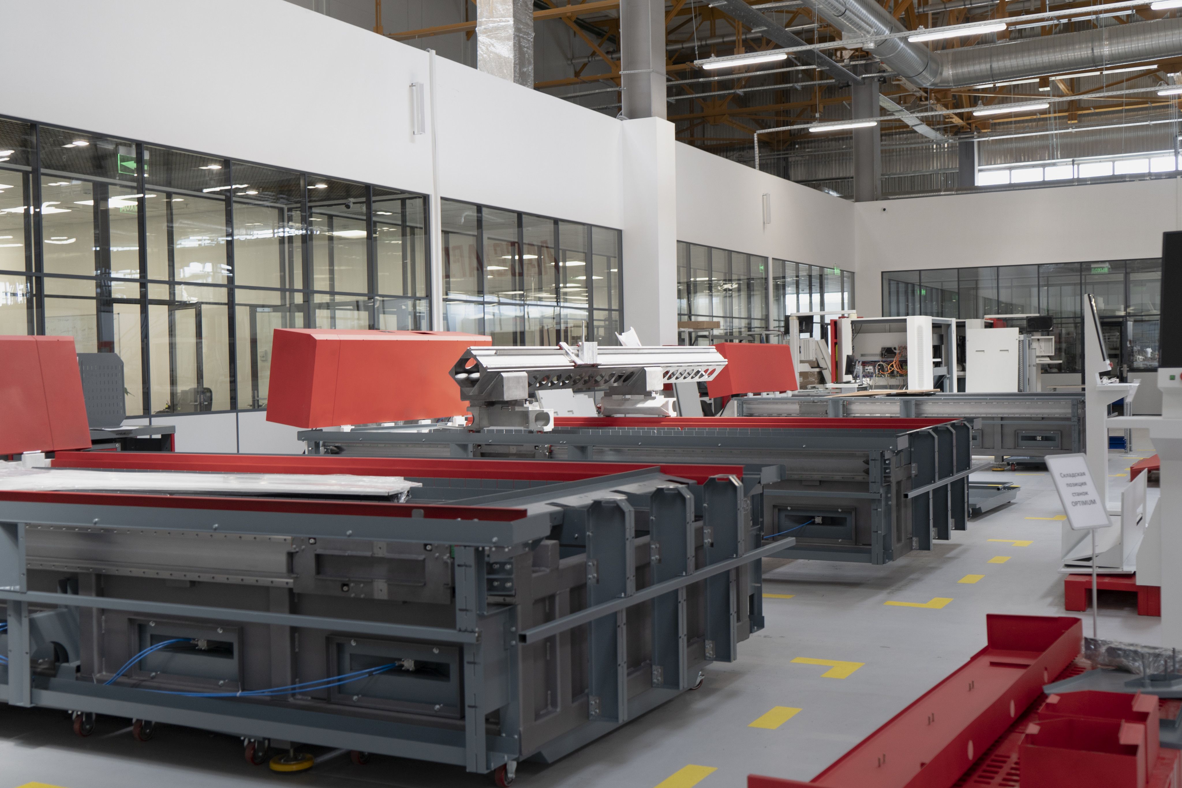 Столичная компания создала лазерный станок для обработки деталей газотурбинных двигателей