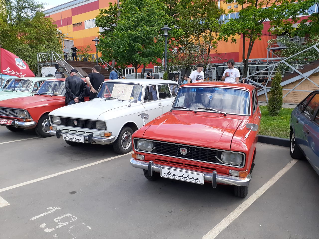 160 автомобилей «Москвич» соберет фестиваль в ОЭЗ «Технополис Москва»