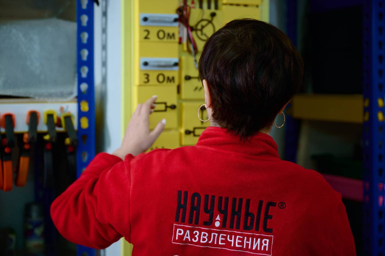 Резидент ОЭЗ «Технополис Москва» выпустил детский игровой набор по физике и биологии