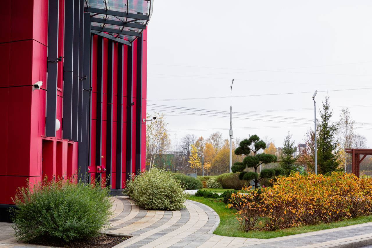 Завершено обустройство фасадов в двух новых корпусах технопарка «Алабушево» в Зеленограде