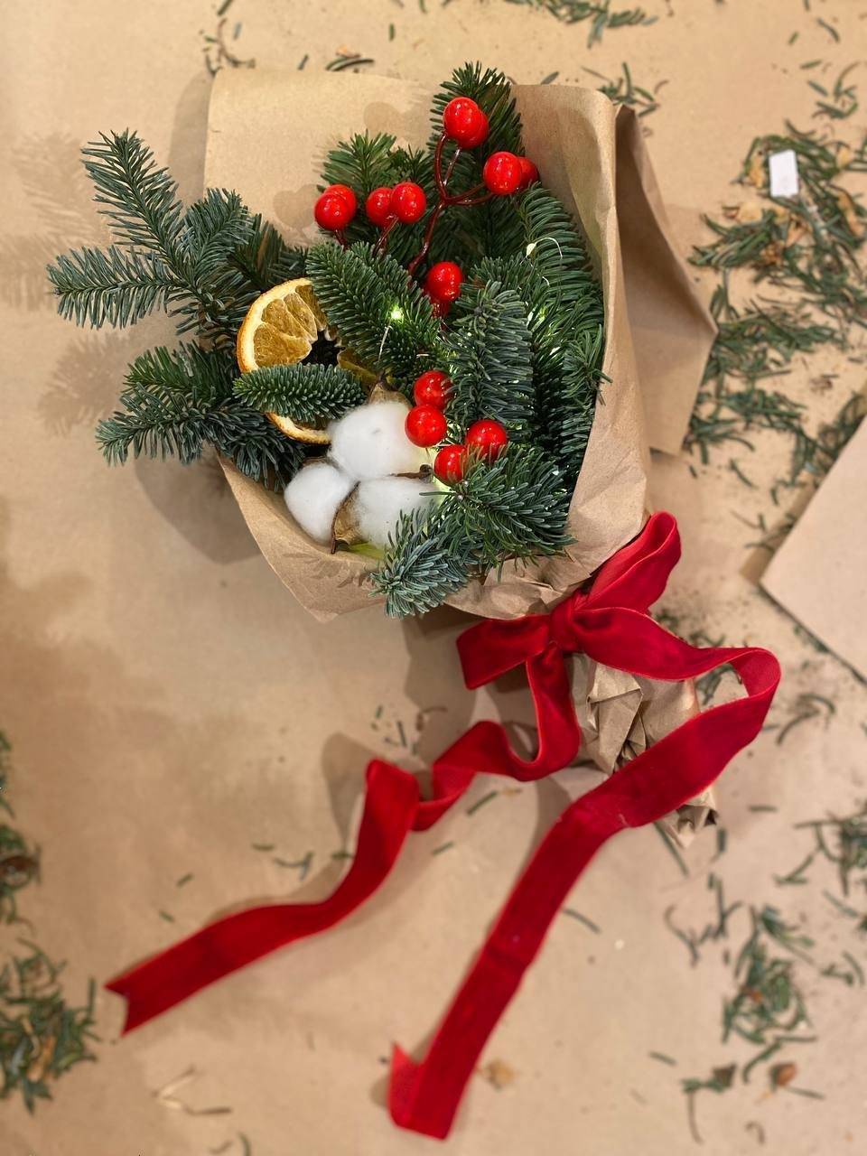 Мастер-класс «Букет из живой ели с декором»