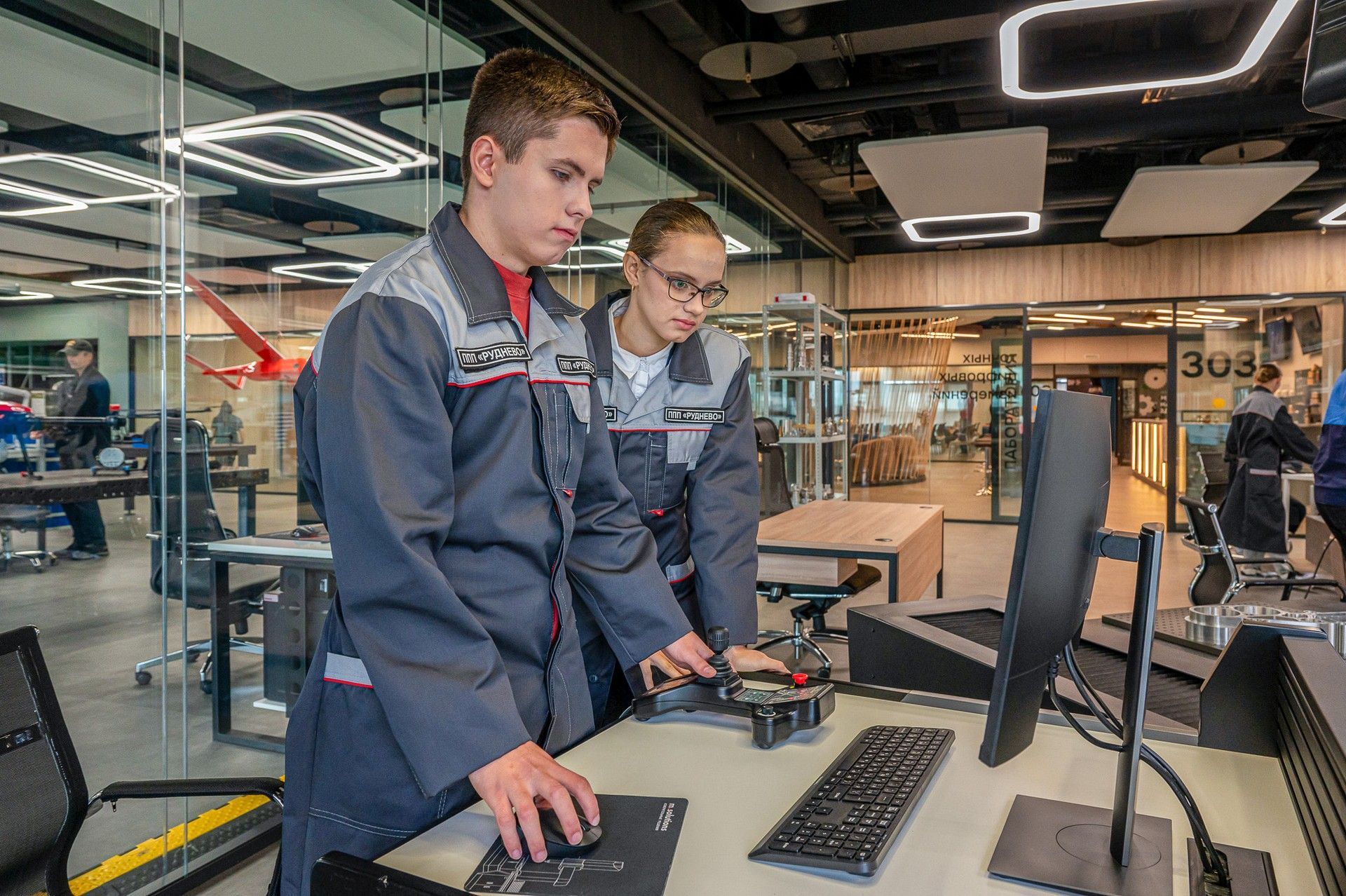 Подготовка молодых специалистов и соревнования: как в столице развивается сфера беспилотных технологий