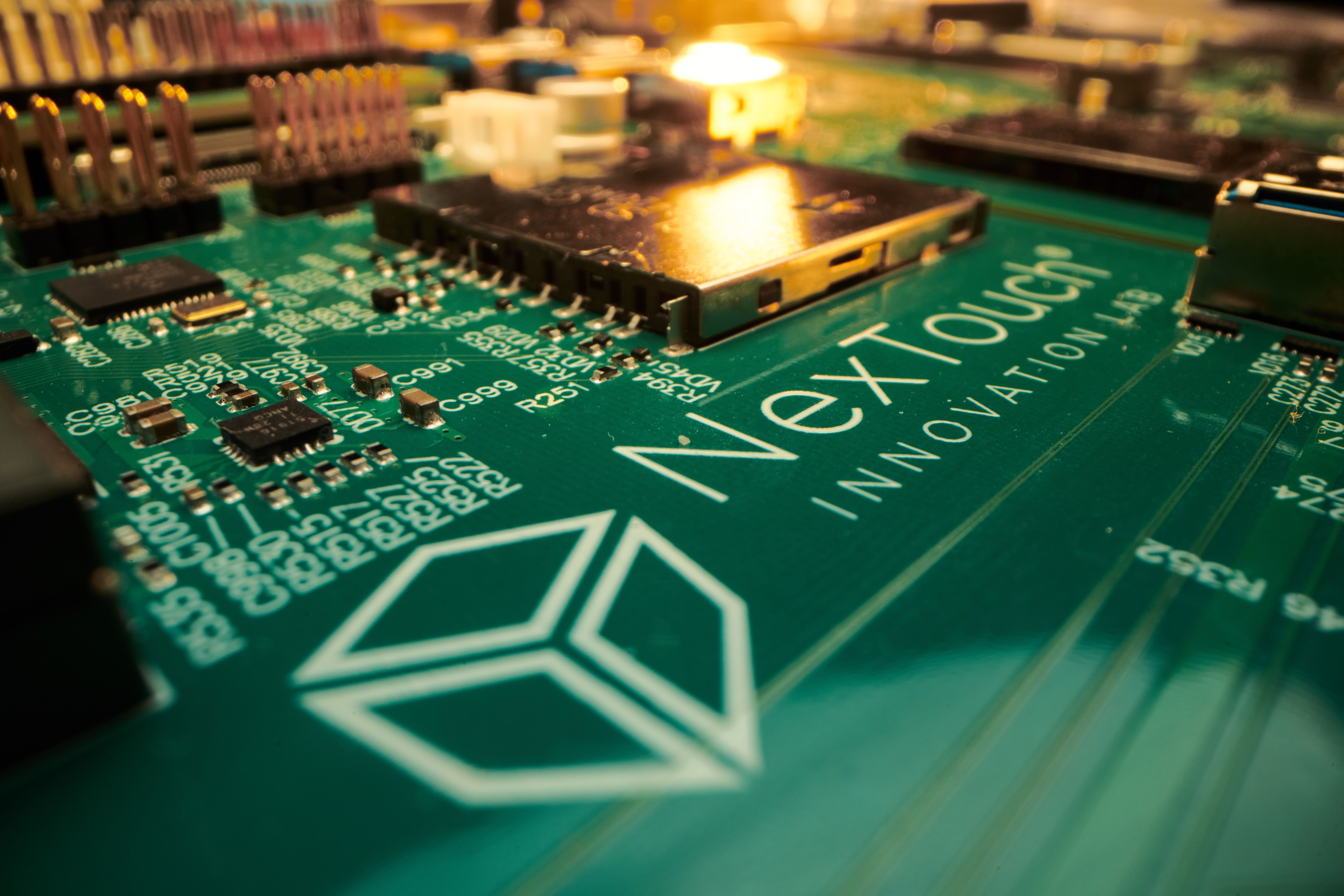 Резидент ОЭЗ «Технополис Москва» изготовил головное устройство для электромобиля