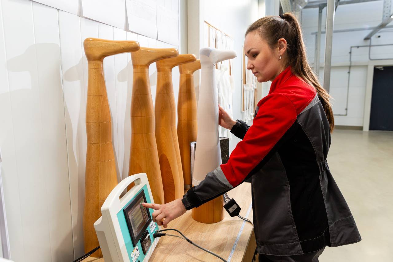 В индустриальном парке «Руднево» запустили производство лечебного компрессионного трикотажа